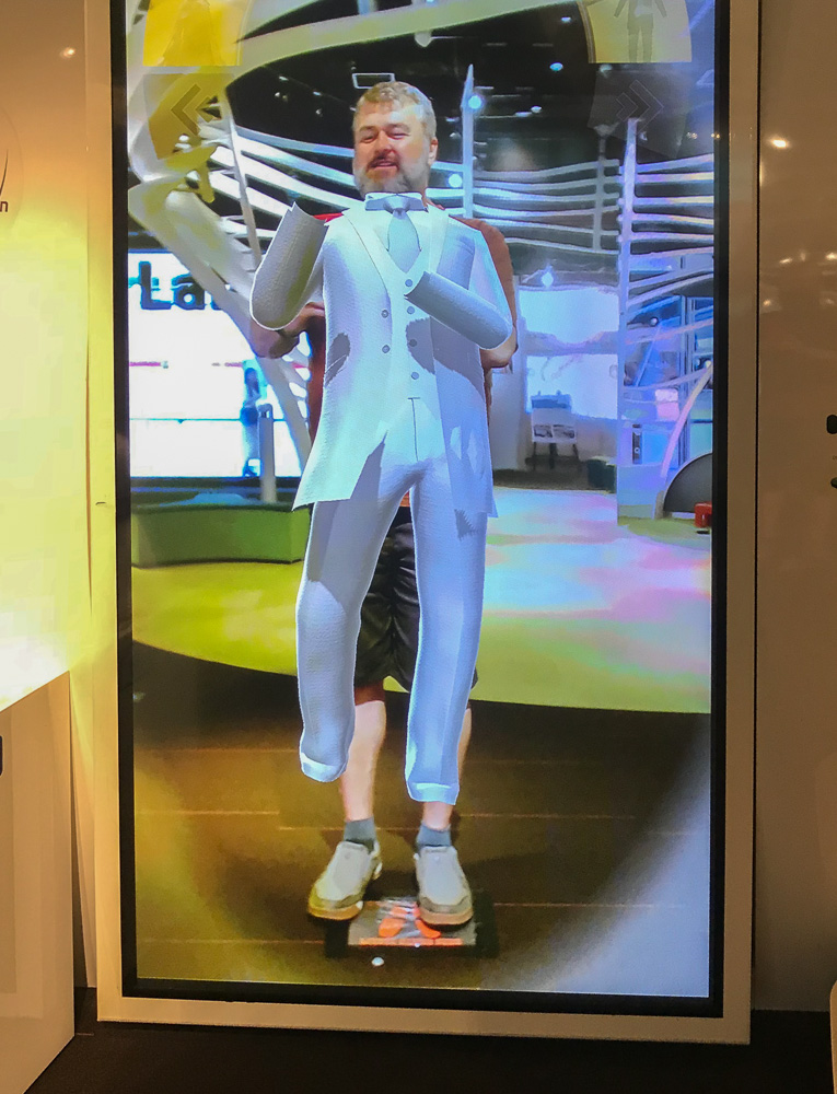 Virtual dress-up at Knowledge Capital, Osaka