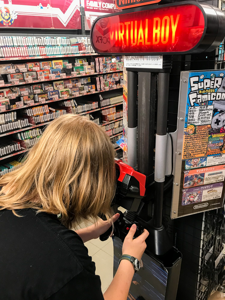Trying out a Nintendo Virtual Boy, Super Potato Akihabara
